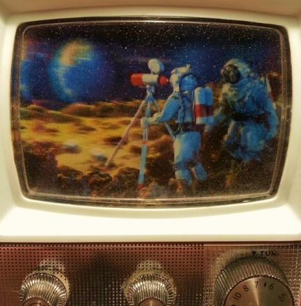 ross-electronics_astronaut-radio_pic5-433x440